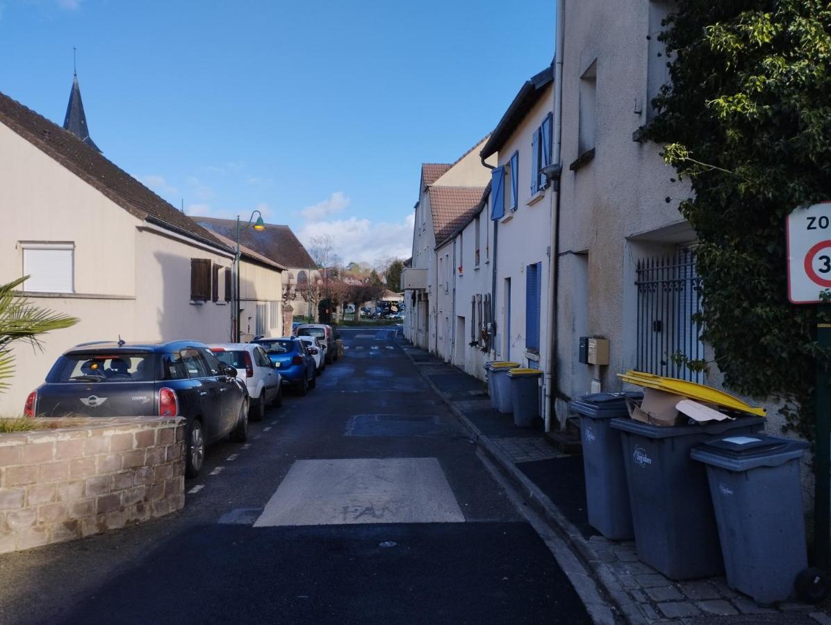 Studio Equipe Proche Aeroport Paris Cdg Apartman Vemars Kültér fotó